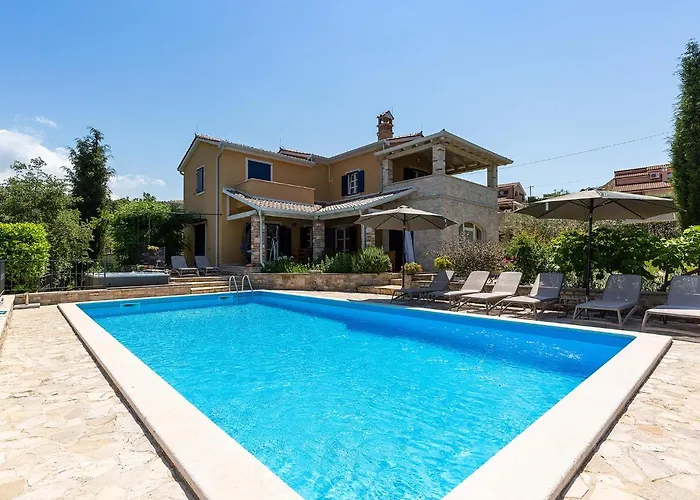 Villa Salvea With Heated Pool Montizana photo
