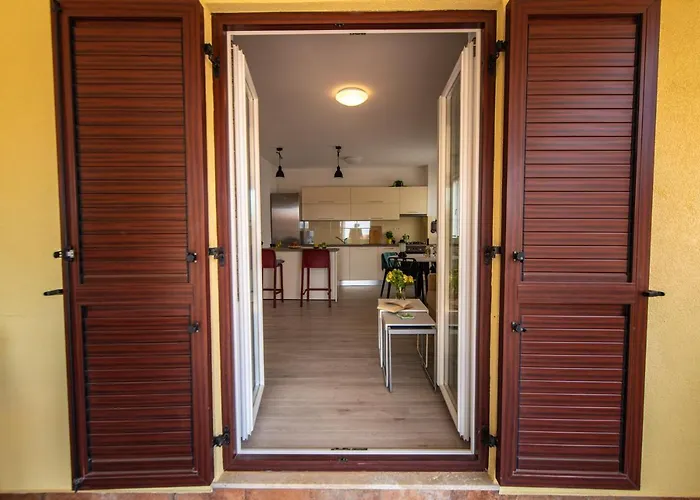 Vacation House Maria, Big Garden, Private Parking Vinkuran foto