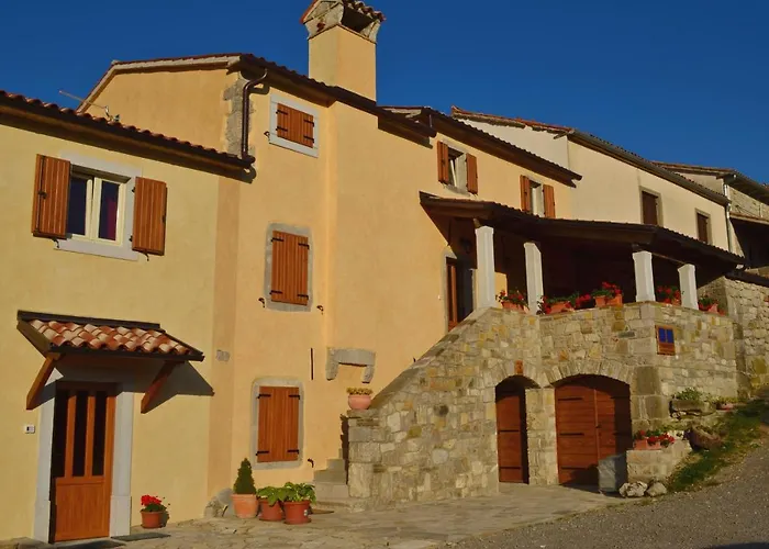 Фото Apartments And Rooms With Parking Space Hum, Central Istria - Sredisnja Istra - 17939 Roc
