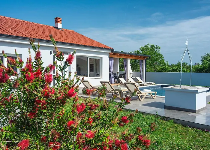 Holiday Home Ori Valbandon photo