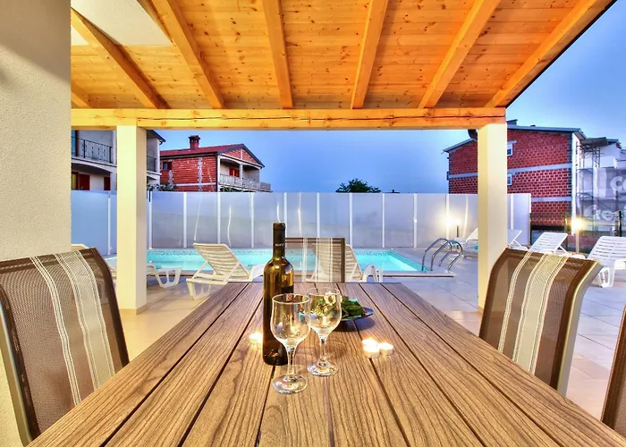Exklusive 4-Sterne-Villa Mare - Wlan - Pool - Grill Plovanija photo