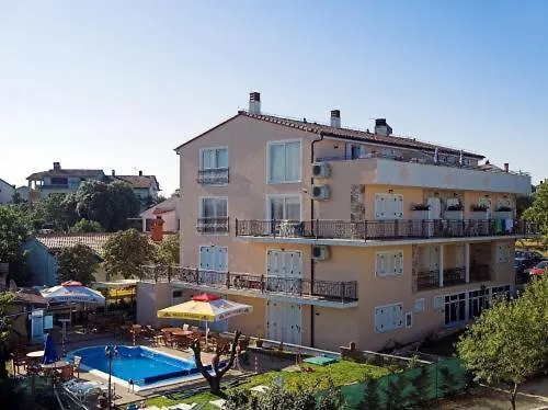 Pansion Sport Hotel Stinjan photo