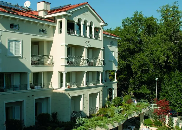 Hotel Villa Vera Lovran Foto