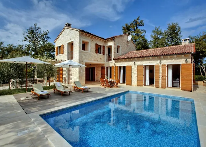 Ferienhaus In Karigador Mit Terrasse, Whirlpool Und Garten photo