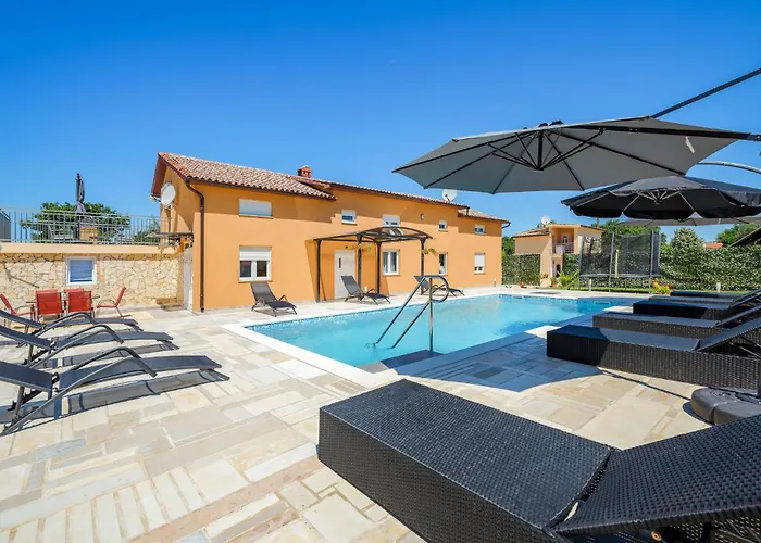 Beautiful Home In Savicenta With Sauna Cukrici photo