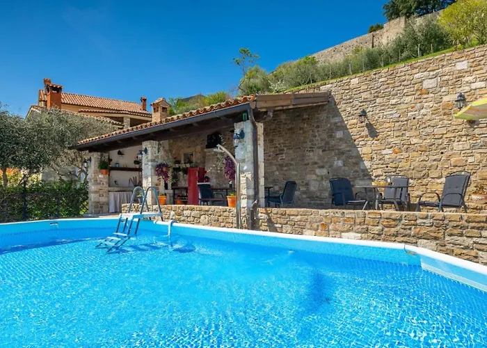 Rustic Villa Pietro With Panoramic View In Motovun photo