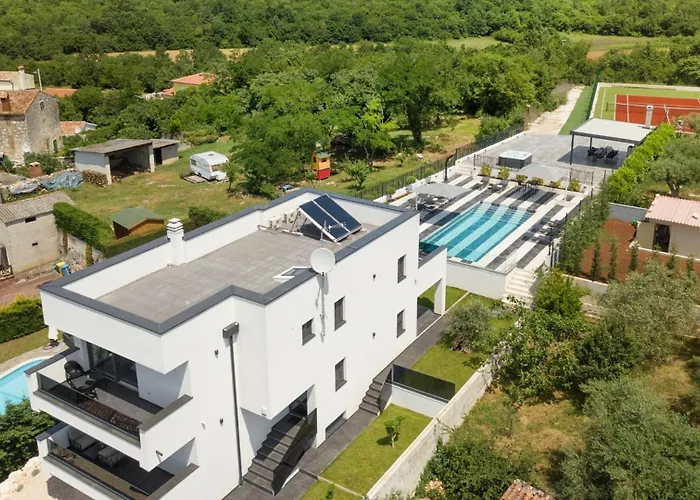 Modern Villa Dea With Jacuzzi And Pool In Porec Flengi foto