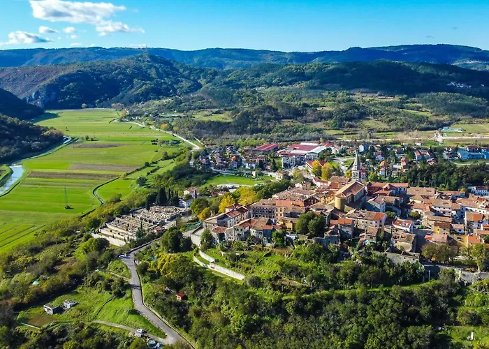 foto di Holiday Home Ferienvilla Villa L Istra Mit Privatem Pool By Interhome Sveti Donat