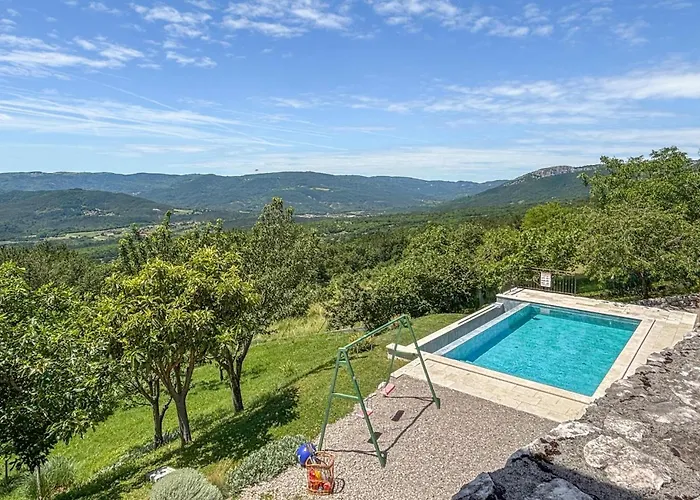 Stunning Home In Pocekaji Sveti Martin  photo