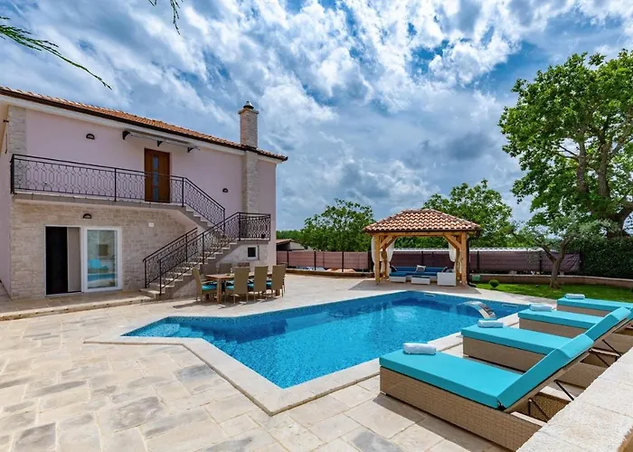 Villa Loki Luxury In Tradition Lasci photo