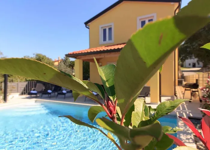 Beautiful Villa Mugeba I With Pool In Porec Near The Aquapark fotoğrafı